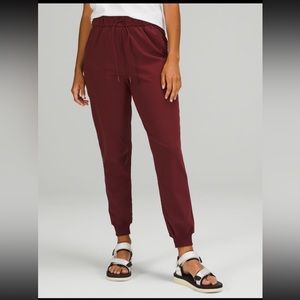 Lululemon On the fly joggers